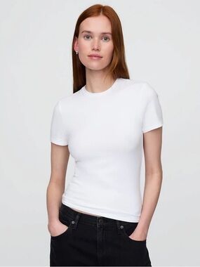 GAP White Short Sleeve CloseKnit Tee
